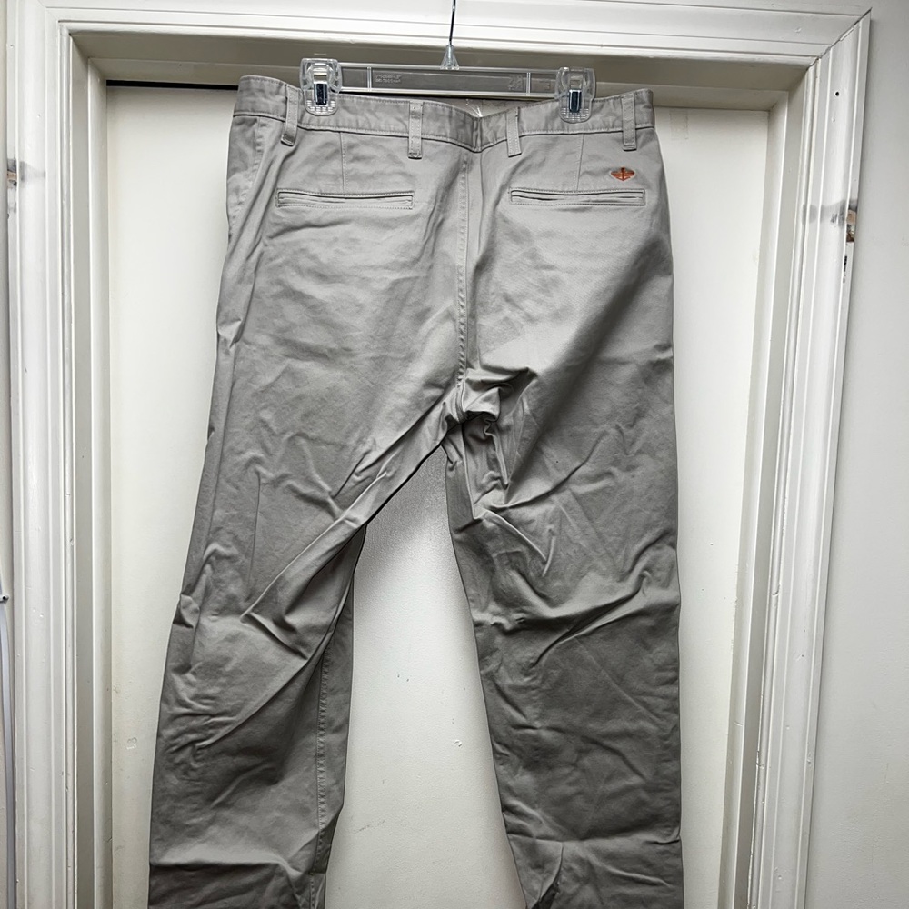 Docker straight fit jean khakis 34x34